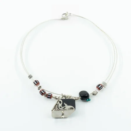 Dalgaların Taşıdığı Yapraklar